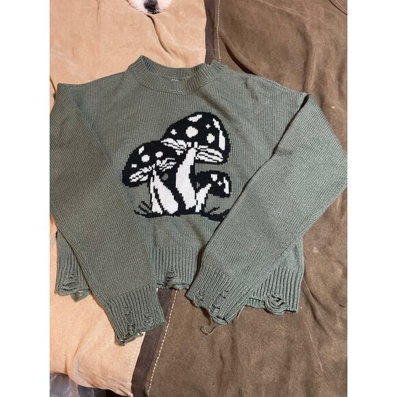Green mushroom themed sweater size small - Picture 4 of 7